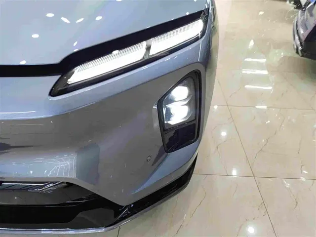 Nio ES6 — Фото автомобиля 13