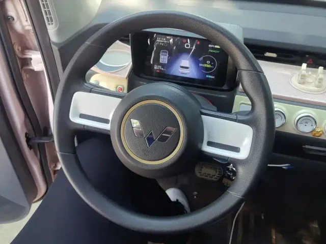 Wuling Hongguang Mini EV — Фото автомобиля 15