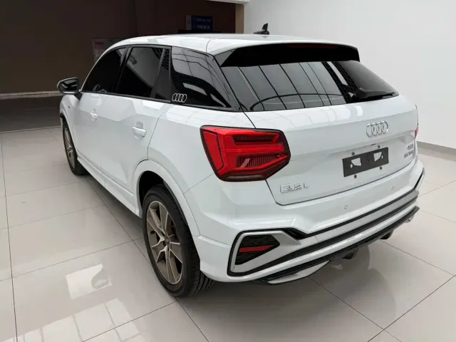 Audi Q2L — Фото автомобиля 6
