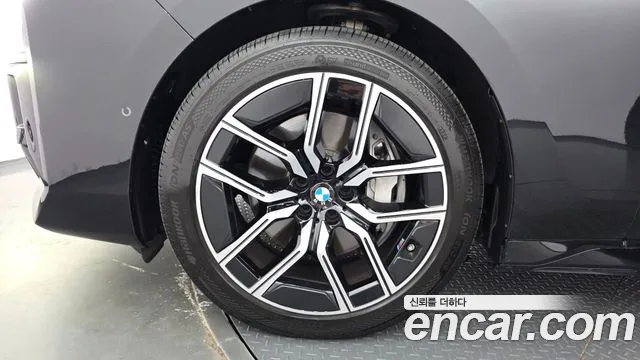 BMW 7-Series 7 серия (G70) 740i xDrive M Sport Limited — Фото автомобиля 5