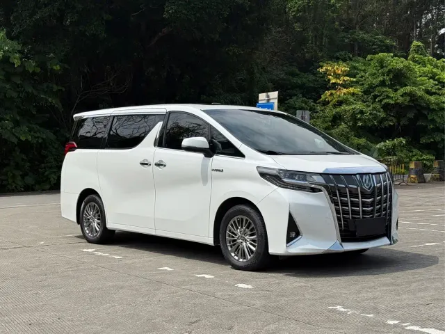 Toyota Alphard — Фото автомобиля 2