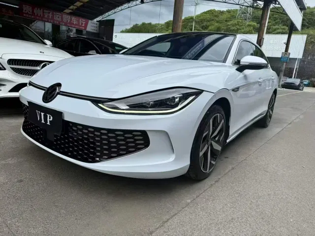 Фотография автомобиля — Volkswagen Lamando