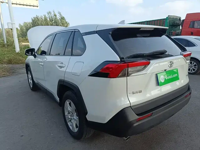 Toyota RAV4 — Фото автомобиля 22