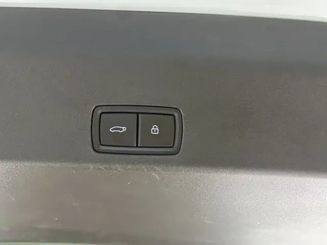 Li Auto MEGA — Фото автомобиля 26