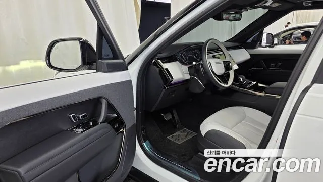 Land Rover Range Rover Sport — Фото автомобиля 8