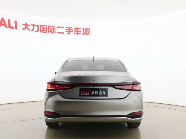 Lexus ES — Фото автомобиля 16