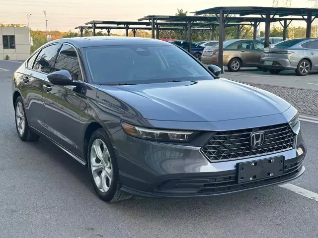 Honda Accord — Фото автомобиля 3