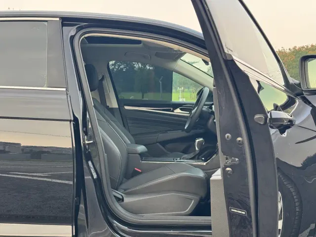 Volkswagen Passat — Фото автомобиля 14