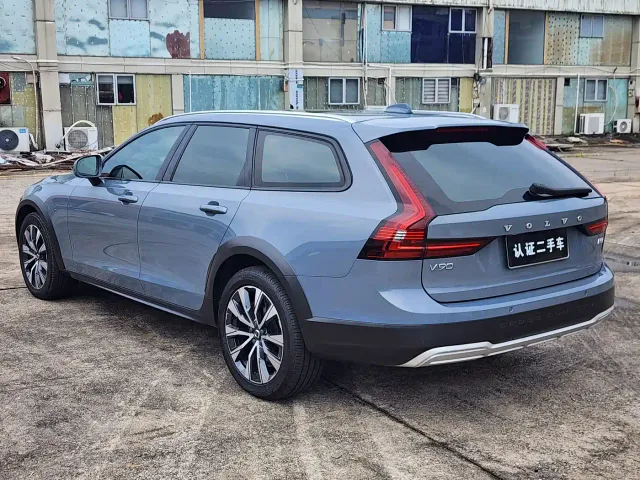 Volvo V90 — Фото автомобиля 12