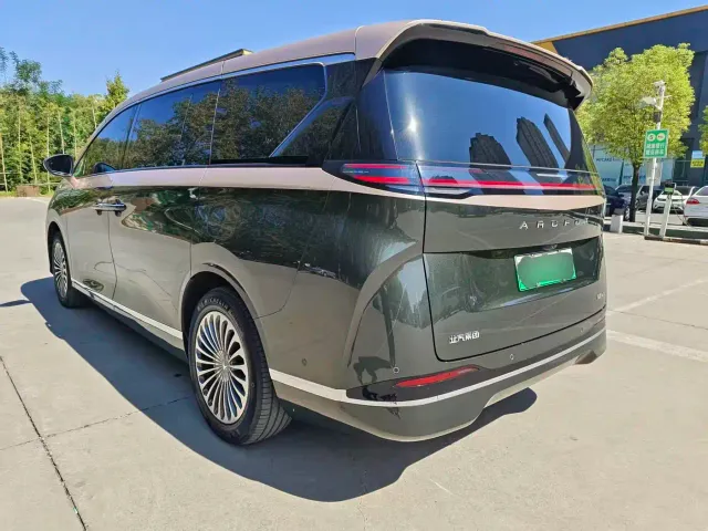 Arcfox Wendao V9 — Фото автомобиля 8