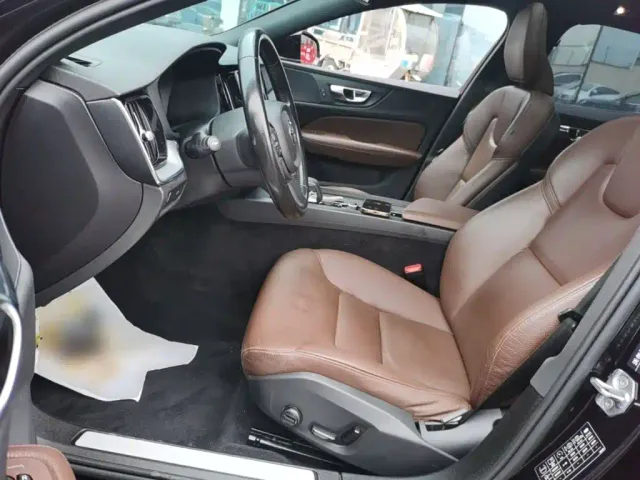 Volvo S60 — Фото автомобиля 14