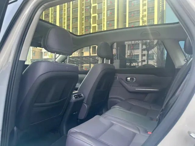 Leapmotor C10 — Фото автомобиля 6