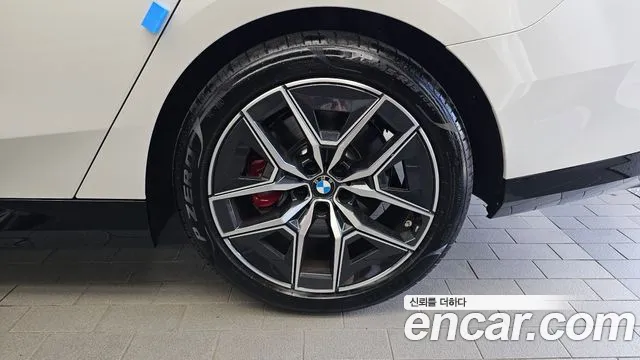 BMW 5-Series — Фото автомобиля 21