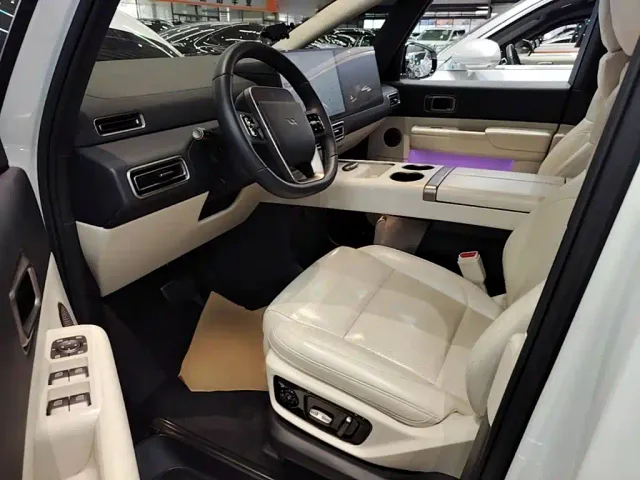 Li Auto MEGA — Фото автомобиля 14