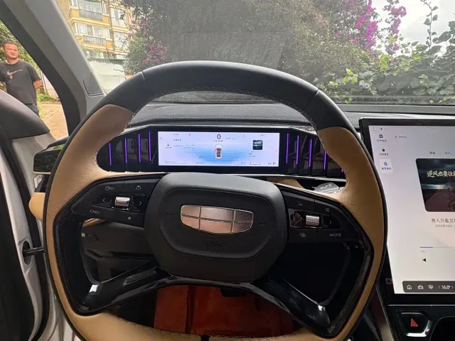 Geely Boyue L — Фото автомобиля 4