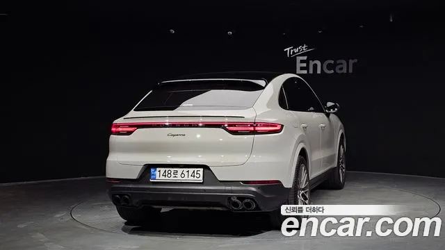 Porsche Cayenne — Фото автомобиля 4