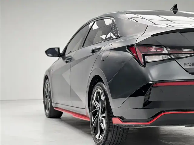 Hyundai Elantra — Фото автомобиля 10