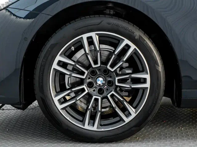 BMW 5 Series — Фото автомобиля 10