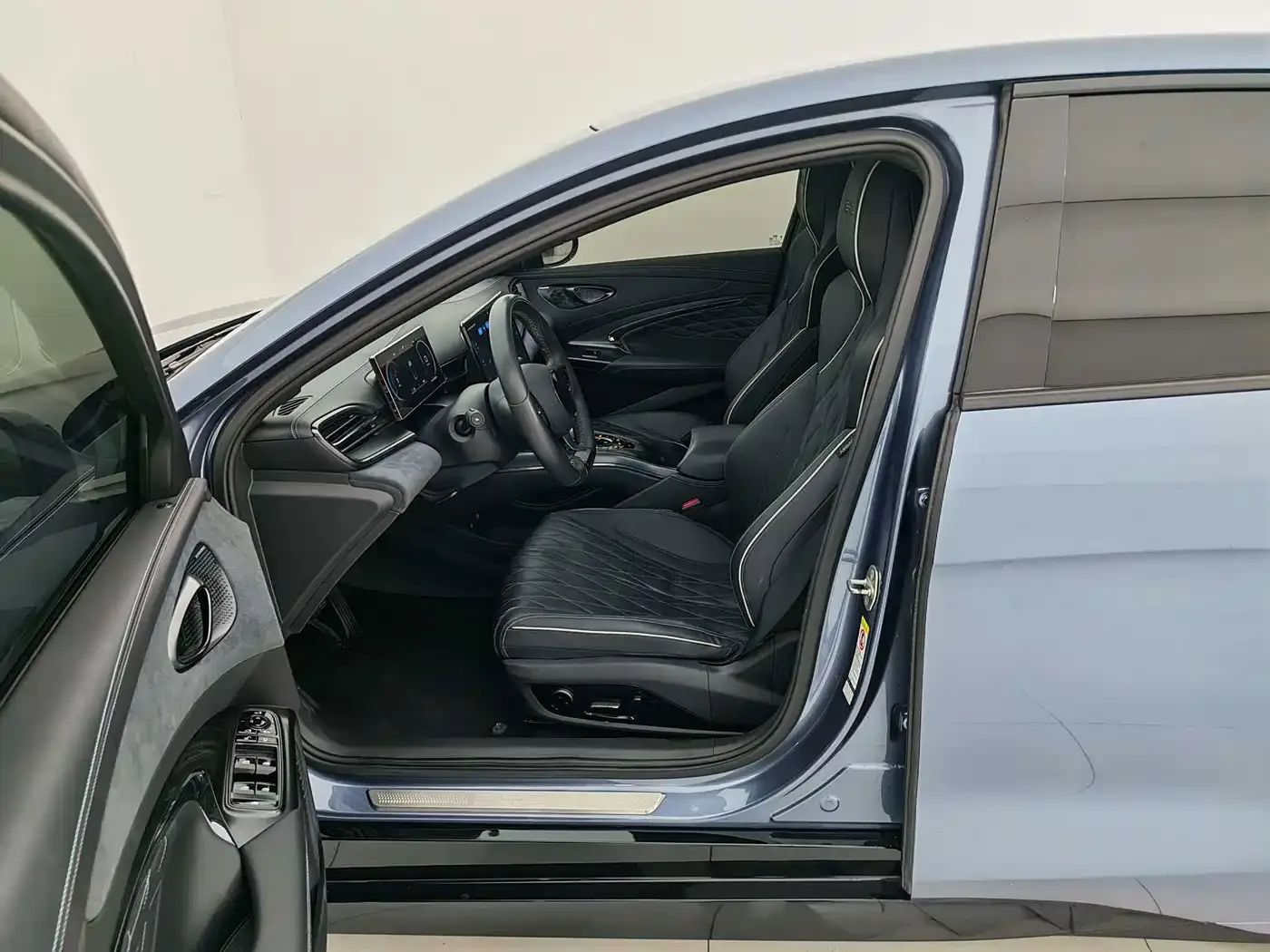 BYD Seal 2022 700km Long Range RWD Edition — Фото автомобиля 11