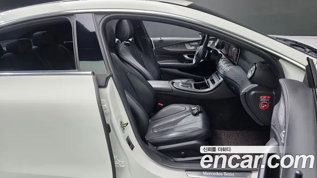Mercedes-Benz CLS-Class — Фото автомобиля 22