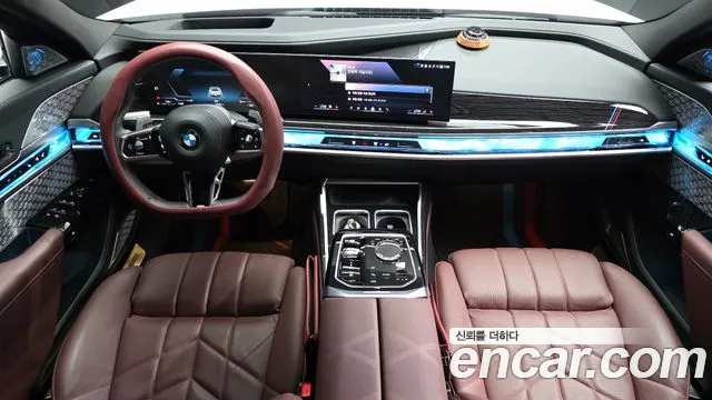 BMW 7 Series G70 — Фото автомобиля 10
