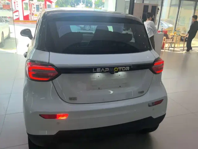 Leapmotor T03 — Фото автомобиля 5