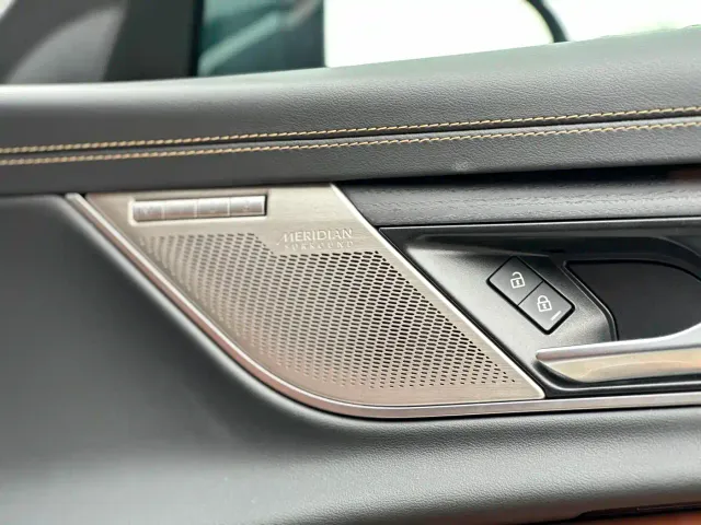 Jaguar XFL — Фото автомобиля 14