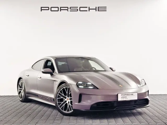 Porsche Taycan — Фото автомобиля 4