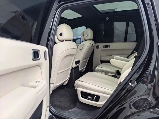 Li Auto L8 — Фото автомобиля 7