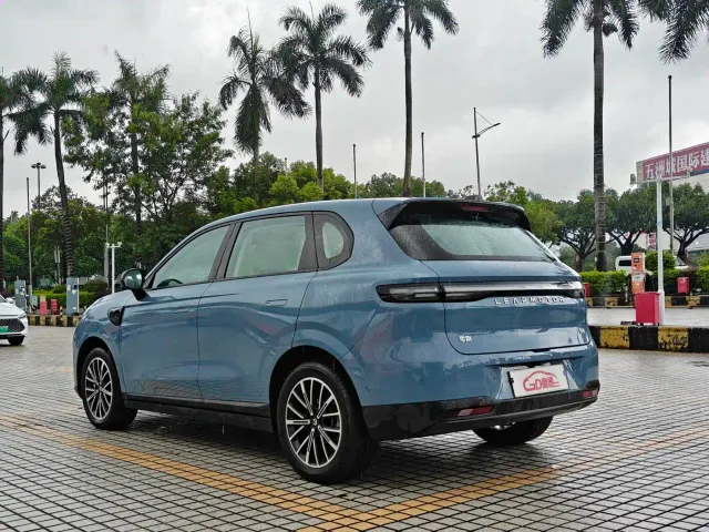 Leapmotor B10 — Фото автомобиля 6