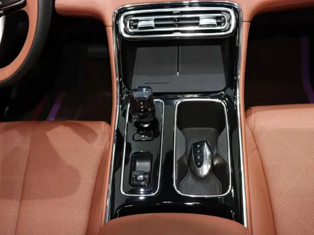 Geely Emgrand — Фото автомобиля 14