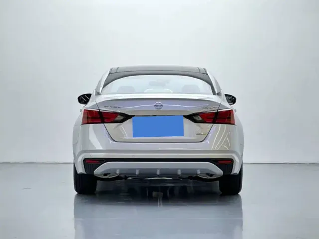 Nissan Teana — Фото автомобиля 5