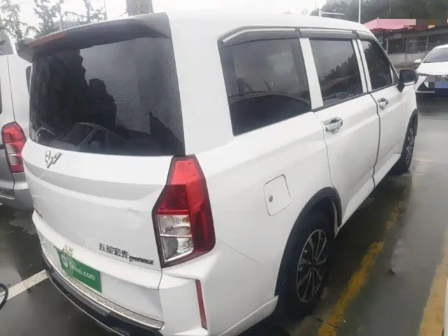 Wuling Hongguang Plus — Фото автомобиля 6