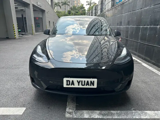 Tesla Model Y — Фото автомобиля 2