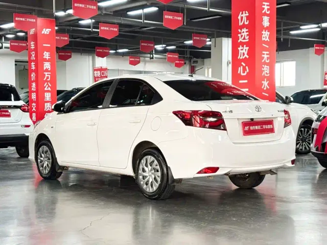 Toyota Vios — Фото автомобиля 7