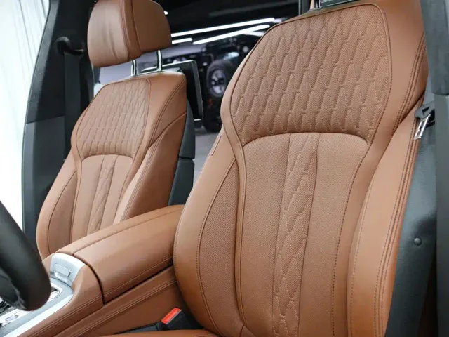 BMW X7 — Фото автомобиля 3