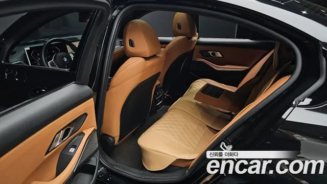 BMW 3-Series 3 серия (G20) 320i M Sport — Фото автомобиля 12