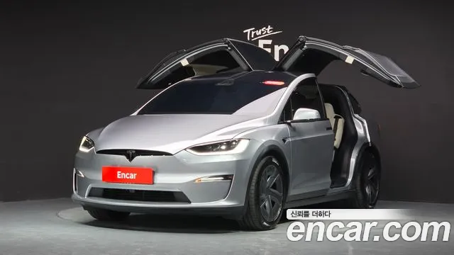 Tesla Model X — Фото автомобиля 4