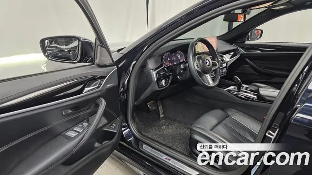 BMW 5 Series G30 — Фото автомобиля 15