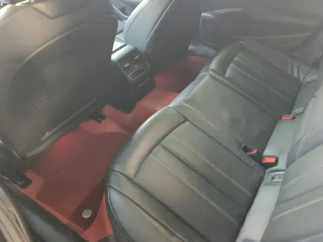 Audi A4L — Фото автомобиля 11
