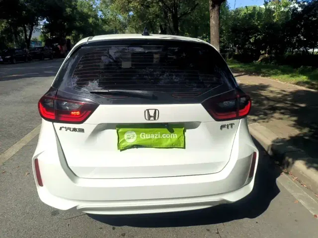 Honda Fit — Фото автомобиля 5