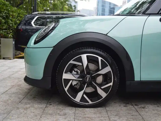 MINI Hatch — Фото автомобиля 4