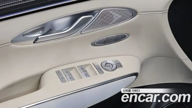 Genesis GV70 — Фото автомобиля 25