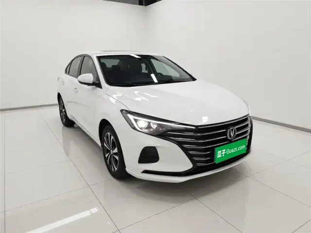 Changan Eado — Фото автомобиля 3
