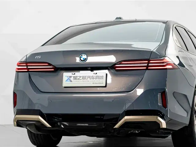 BMW i5 — Фото автомобиля 7