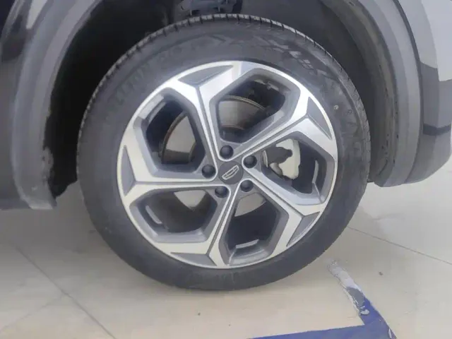Geely Xingyue L — Фото автомобиля 6