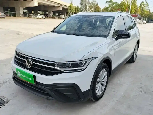Фотография автомобиля — Volkswagen Tiguan L