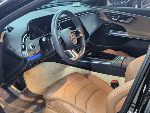 Mercedes-Benz E-Class — Фото автомобиля 5