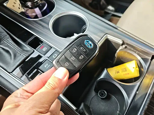 Toyota Granvia — Фото автомобиля 8