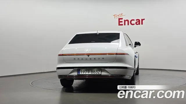 Hyundai Grandeur — Фото автомобиля 3